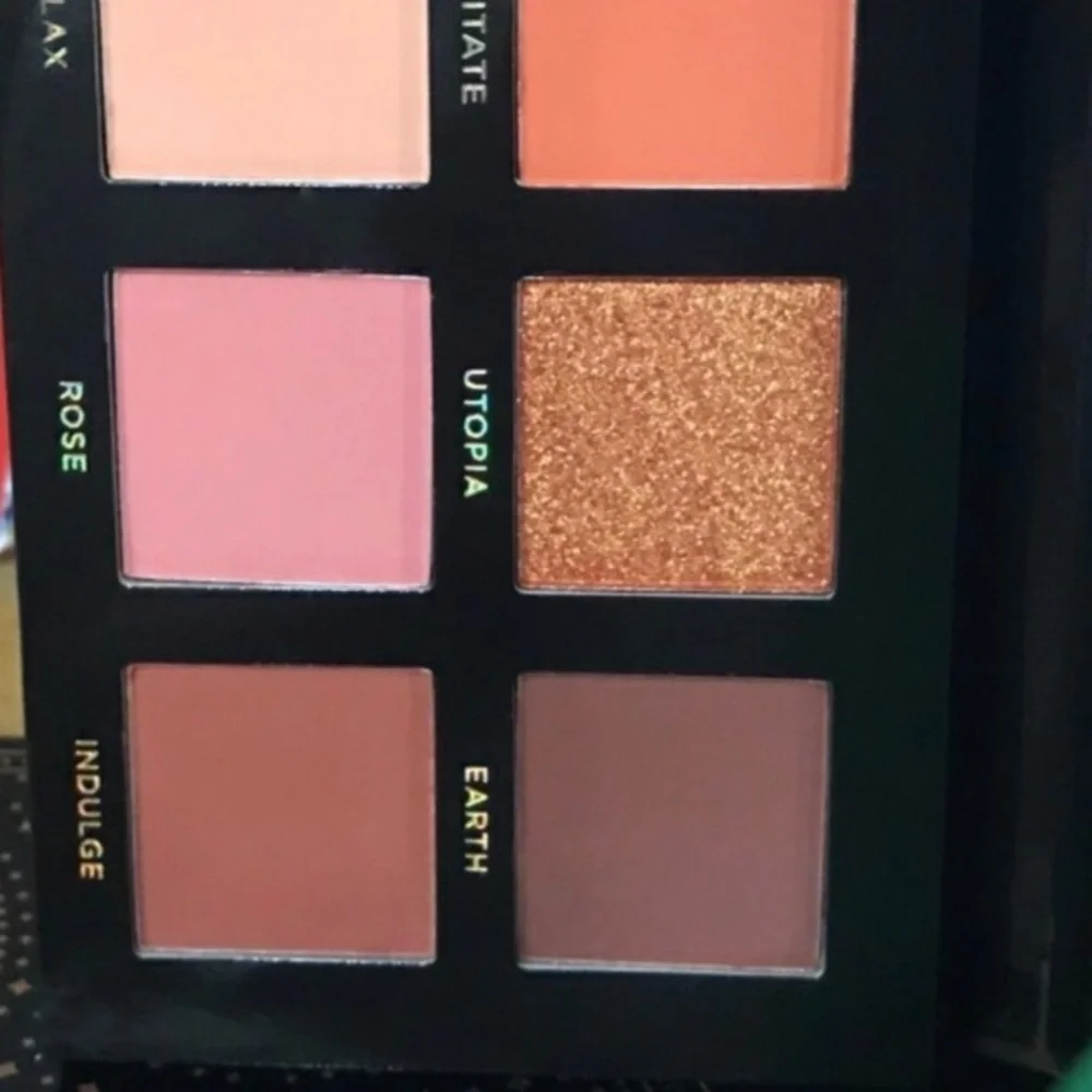 Ace Beaute SERENITY Eyeshadow Palette (Limited Edition) *Brand new in box! - Picture 4 of 11